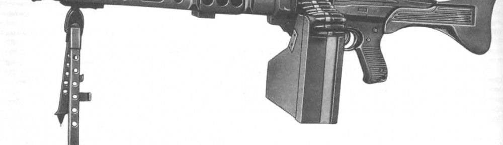 Универсальный пулемет CETME Амели с ящиком с лентами на 200 патронов